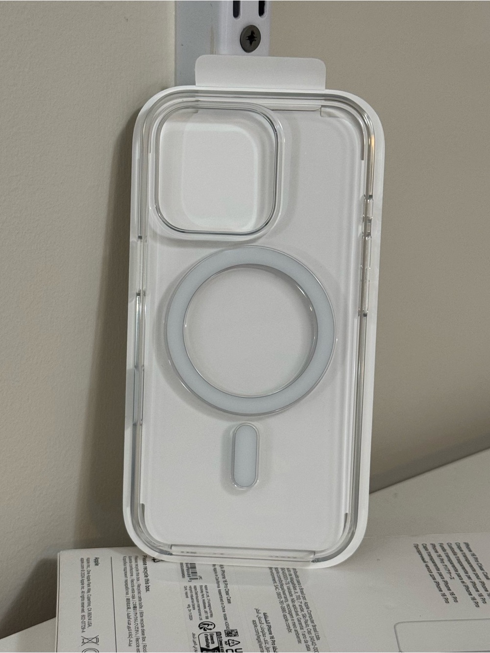 Genuine Apple iPhone 16 Pro Clear Case with MagSafe Open Box ​​